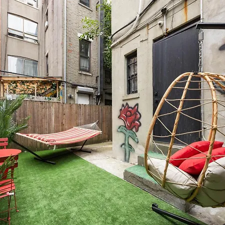 Private Garden Getaway Cozy And Chic Near Subway At 